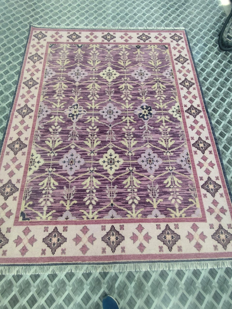 Handknotted Carpets