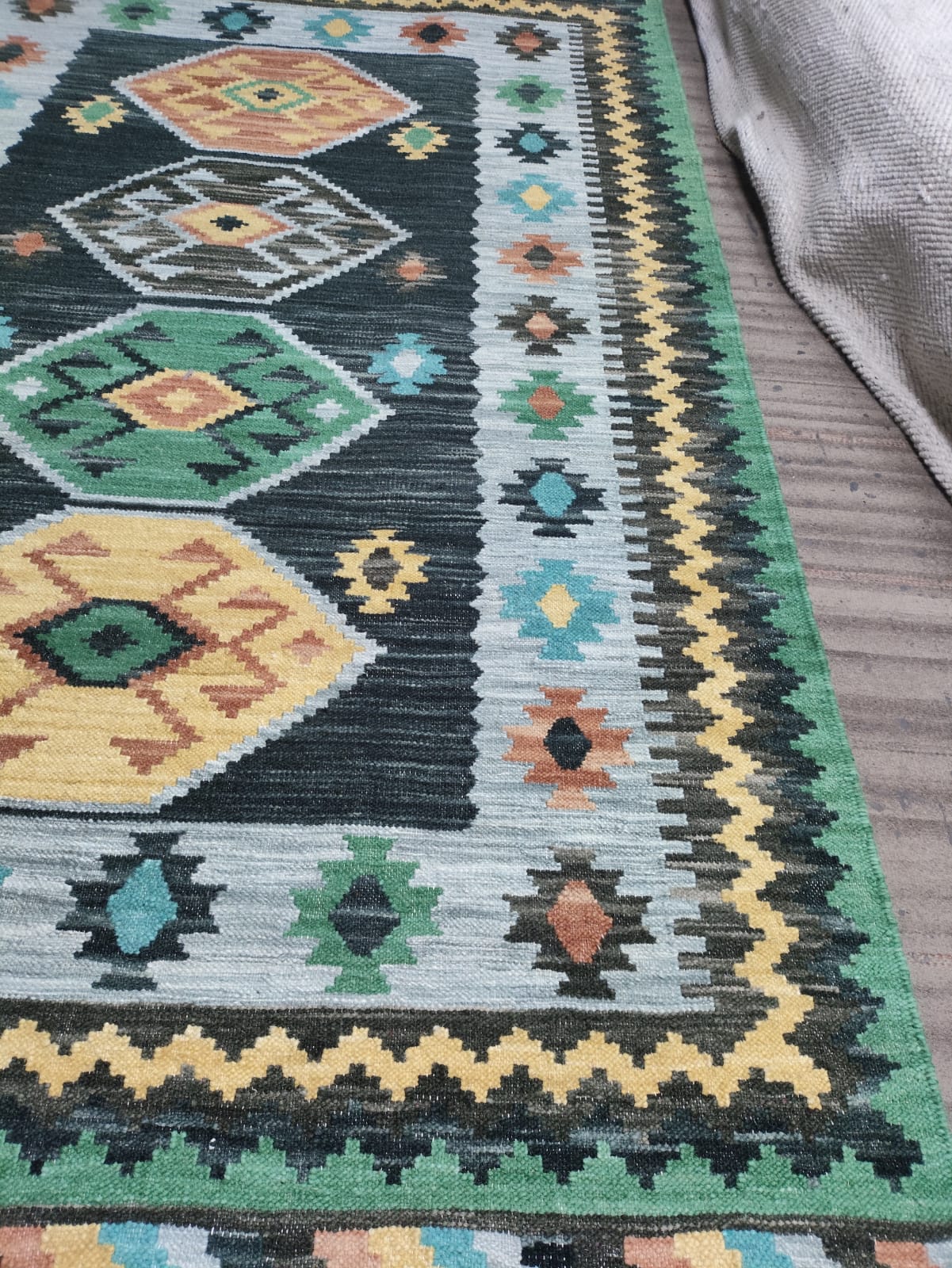 Handwoven Wool Dari Rug – Green Geometric Kilim Area Rug