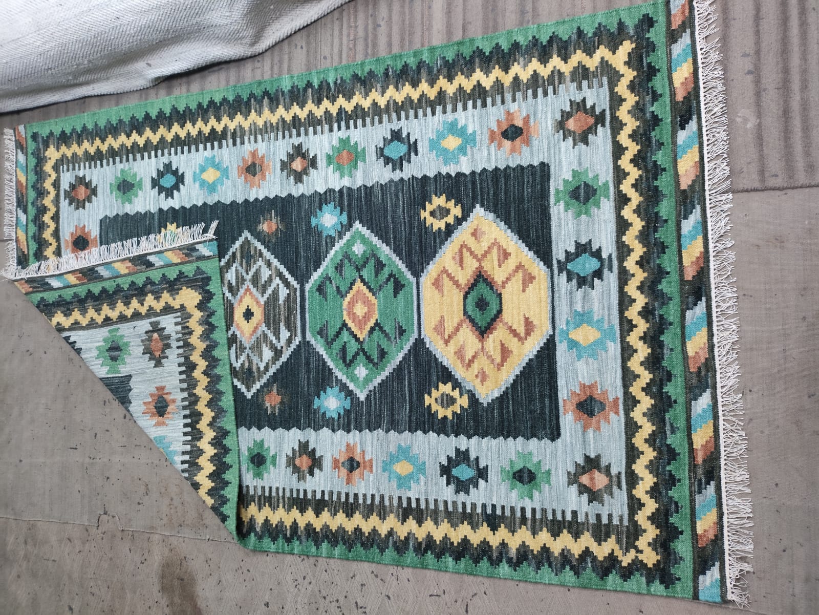 Handwoven Wool Dari Rug – Green Geometric Kilim Area Rug