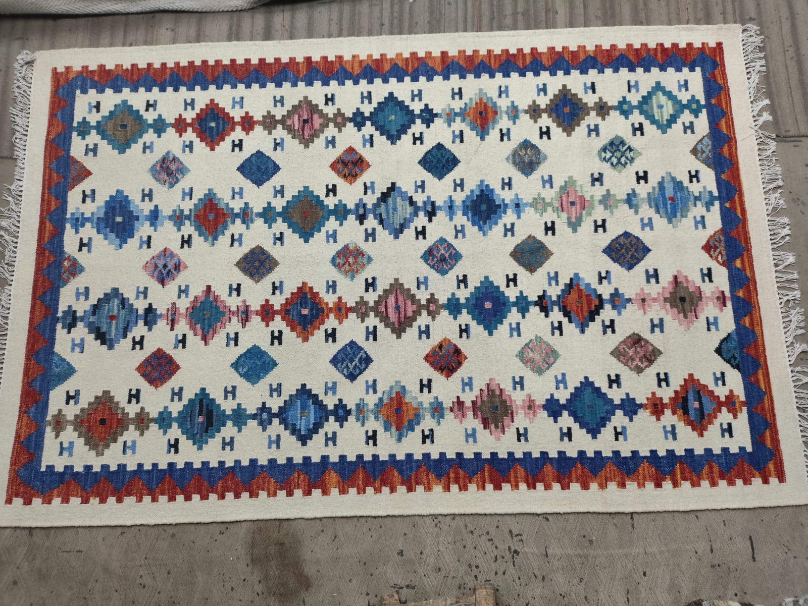 Handwoven Wool Dari Rug – White Geometric Kilim Area Rug