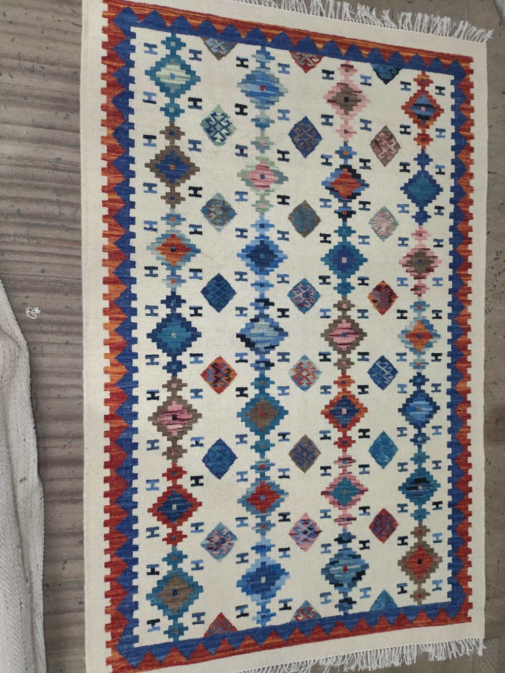 Handwoven Wool Dari Rug – White Geometric Kilim Area Rug