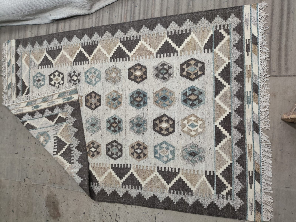 Handwoven Wool Dari Rug – Neutral Geometric Kilim Area Rug