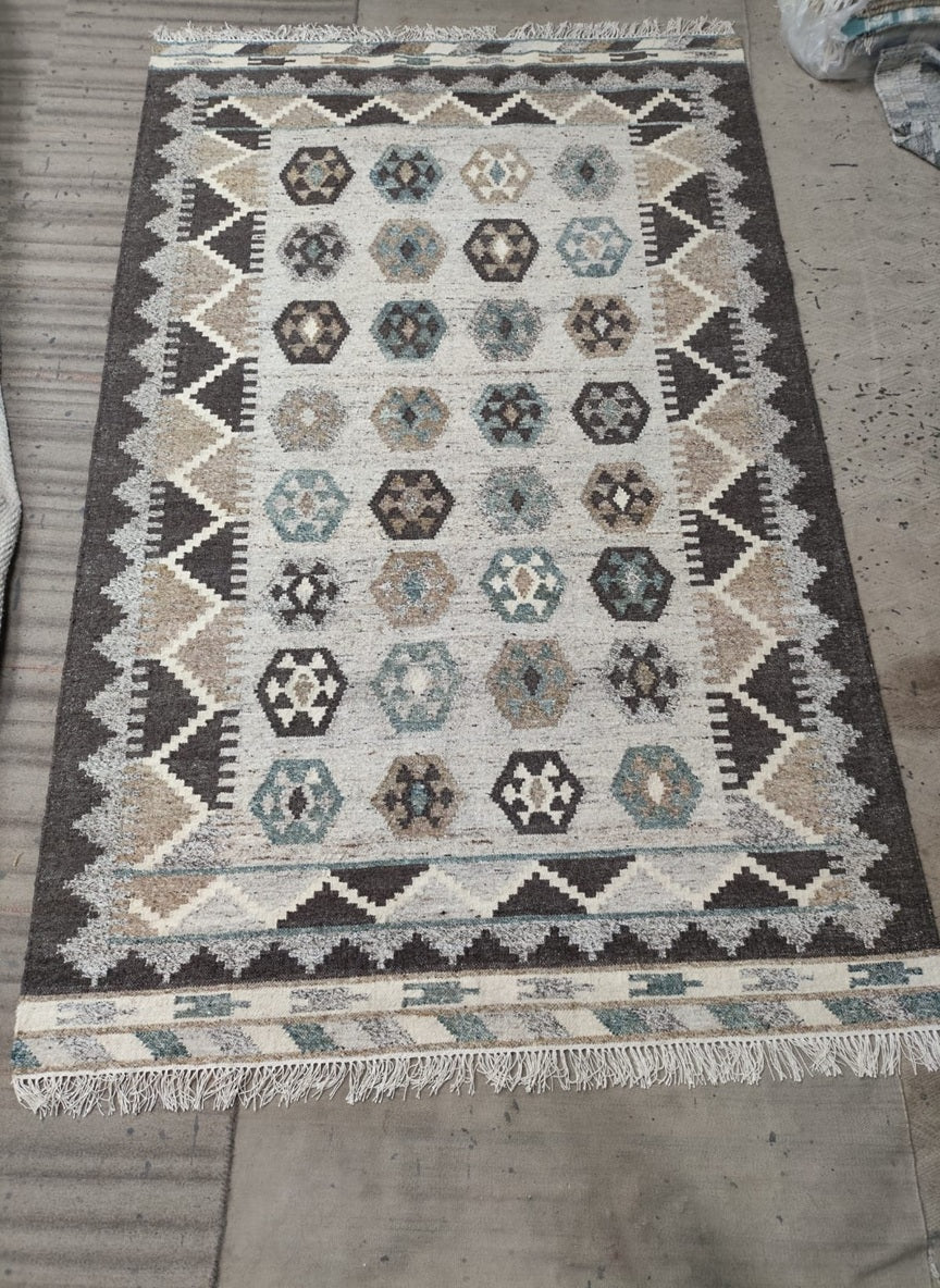 Handwoven Wool Dari Rug – Neutral Geometric Kilim Area Rug