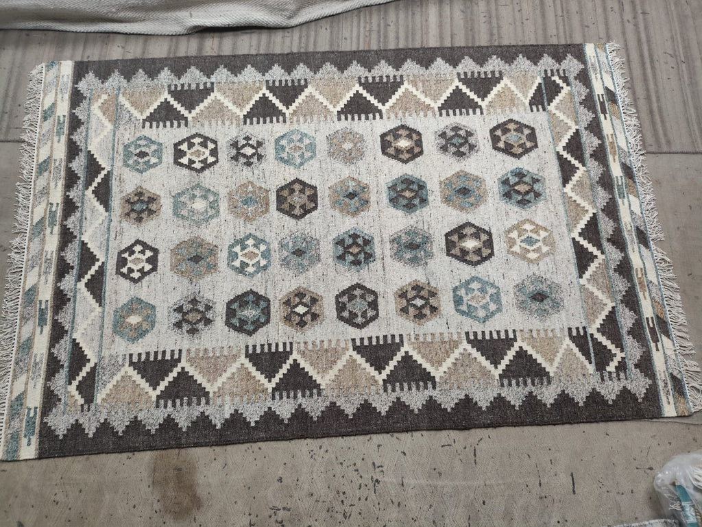 Handwoven Wool Dari Rug – Neutral Geometric Kilim Area Rug