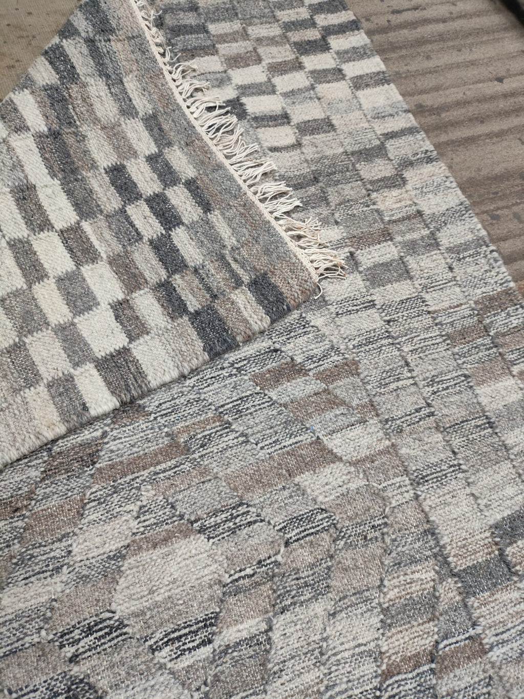 Handwoven Wool Dari Rug – Neutral Geometric Area Rug