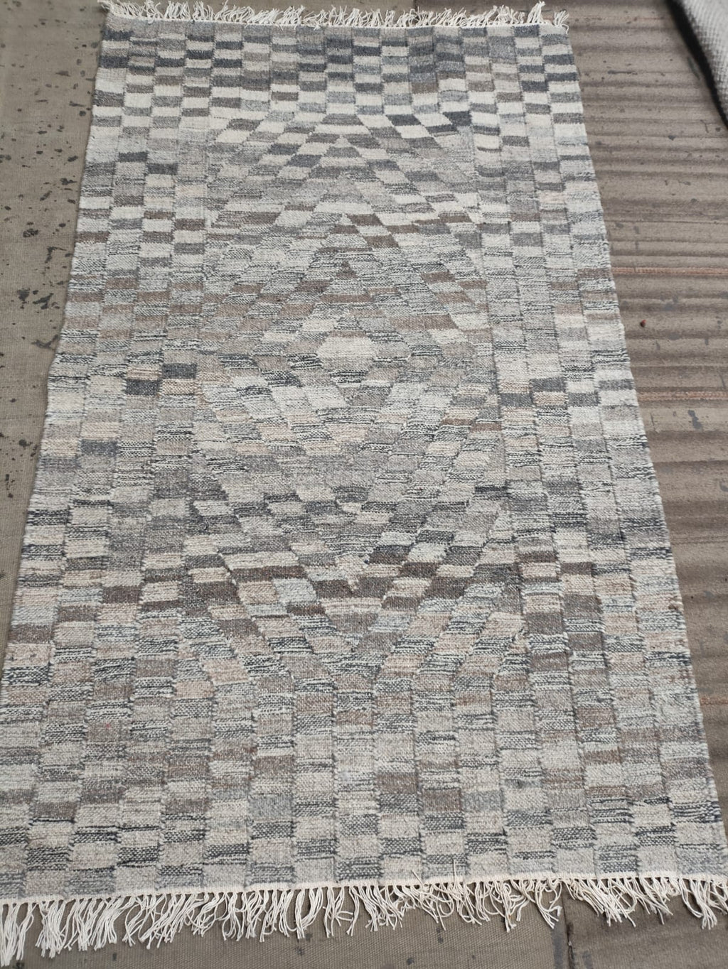 Handwoven Wool Dari Rug – Neutral Geometric Area Rug