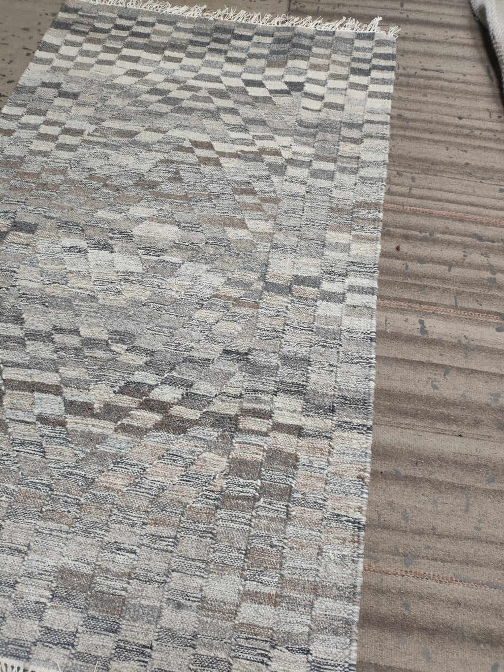 Handwoven Wool Dari Rug – Neutral Geometric Area Rug