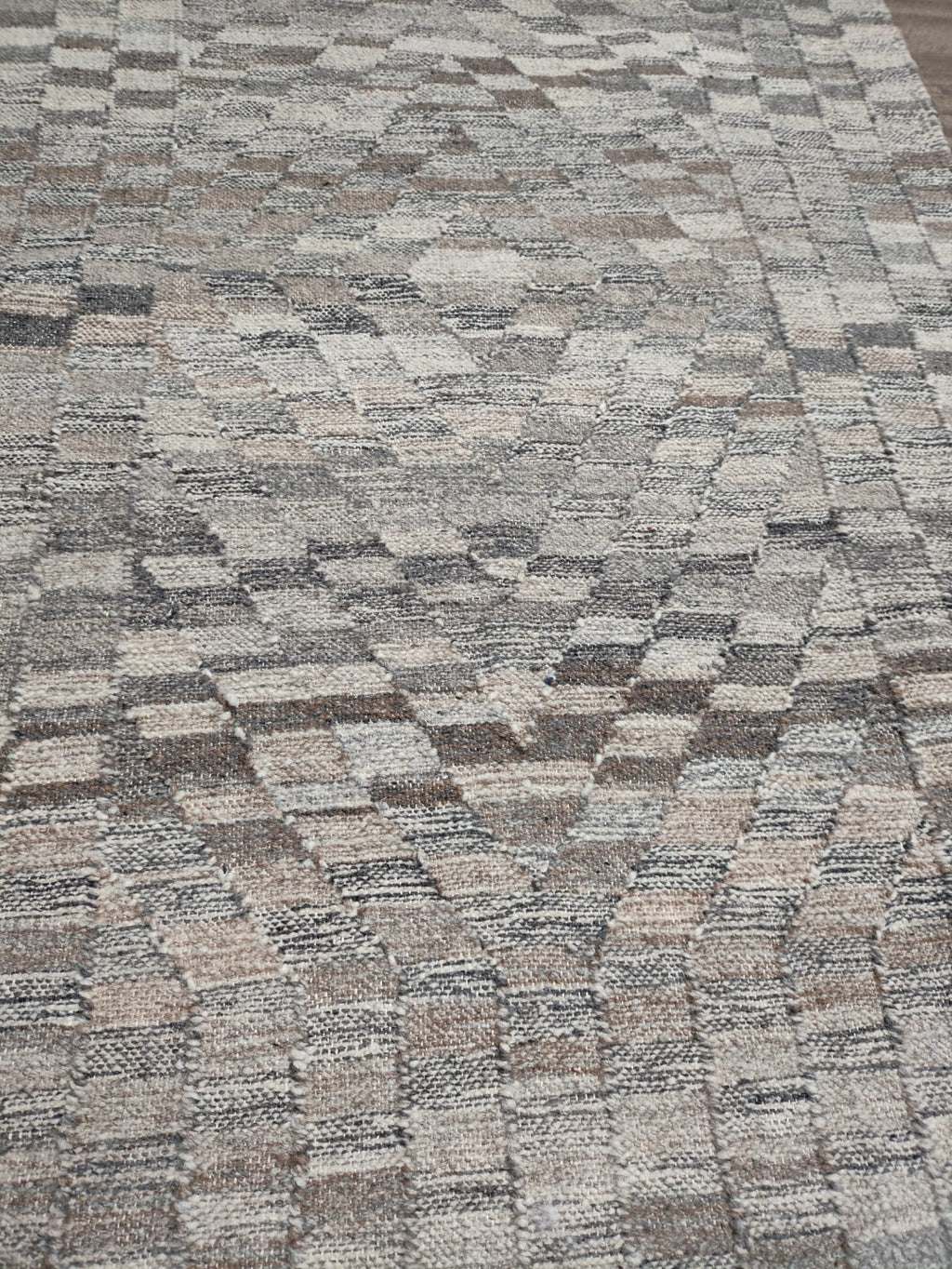 Handwoven Wool Dari Rug – Neutral Geometric Area Rug