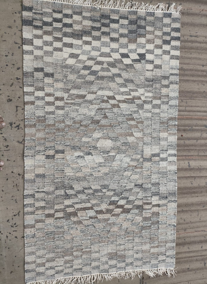 Handwoven Wool Dari Rug – Neutral Geometric Area Rug
